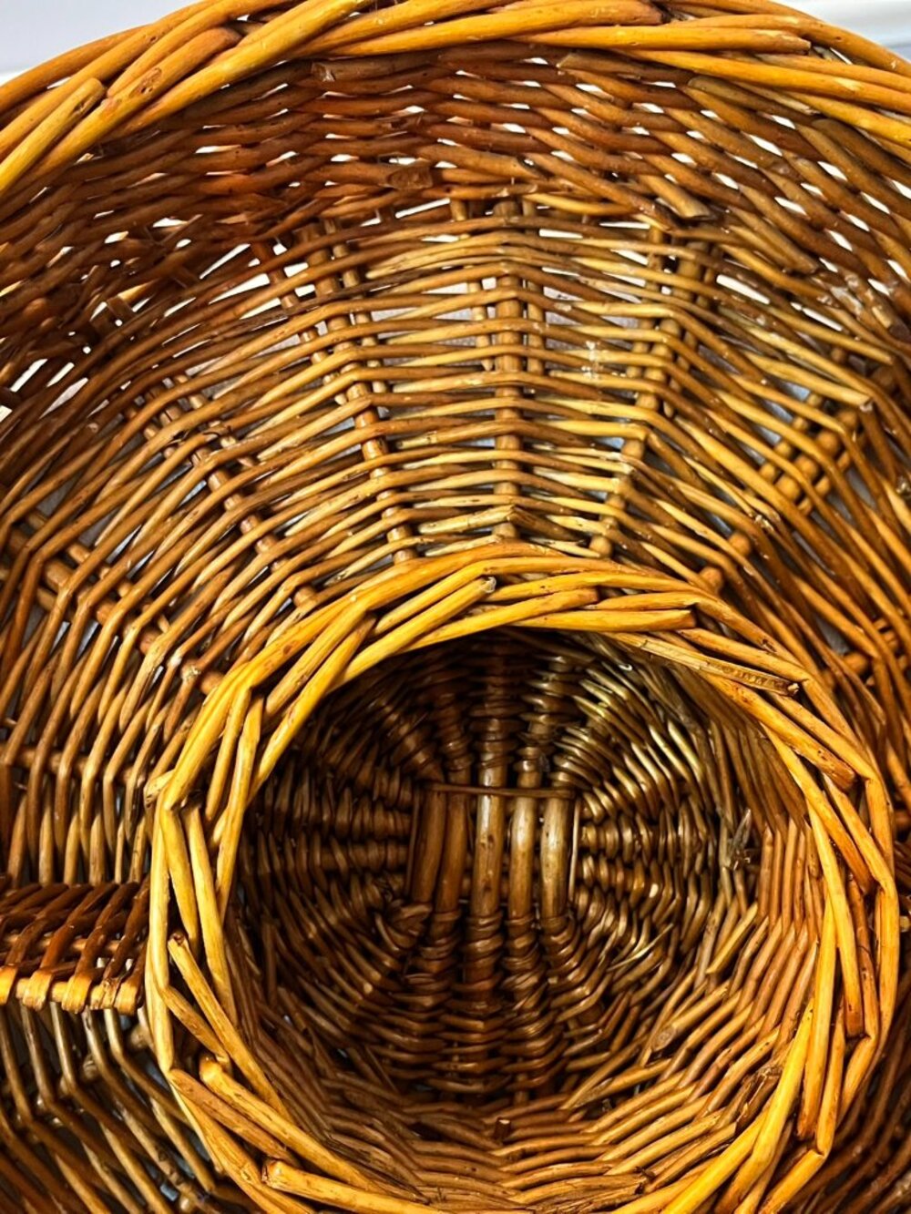 VTG Round Wicker Divided Serving Tray Relish Tray Boho Cottage Farmhouse Decor